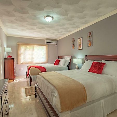 אוצ'ו ריוס Tropical Escape Villa מראה חיצוני תמונה