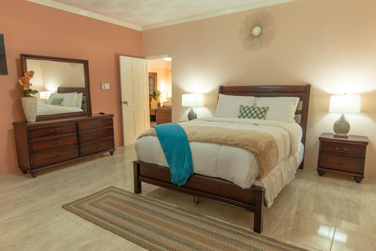 אוצ'ו ריוס Tropical Escape Villa מראה חיצוני תמונה