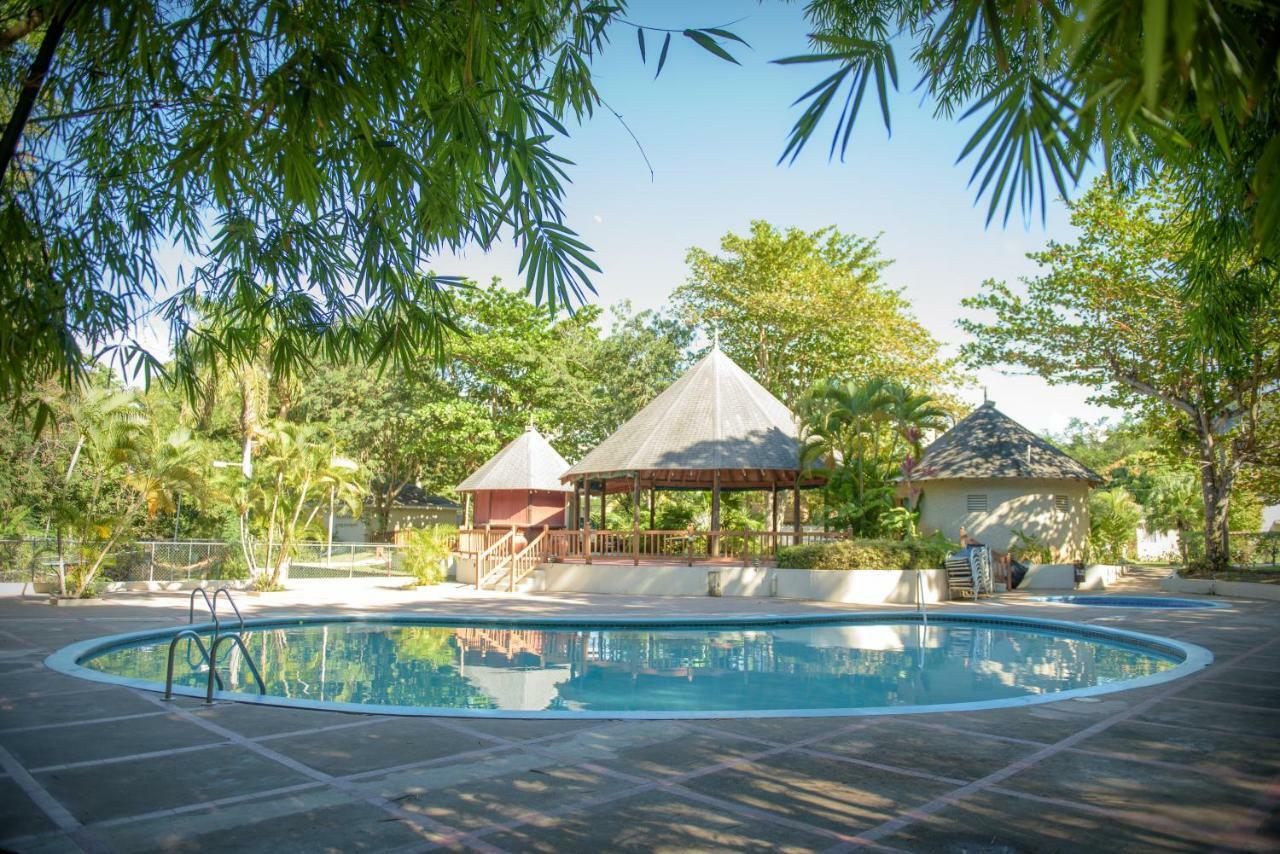 אוצ'ו ריוס Tropical Escape Villa מראה חיצוני תמונה